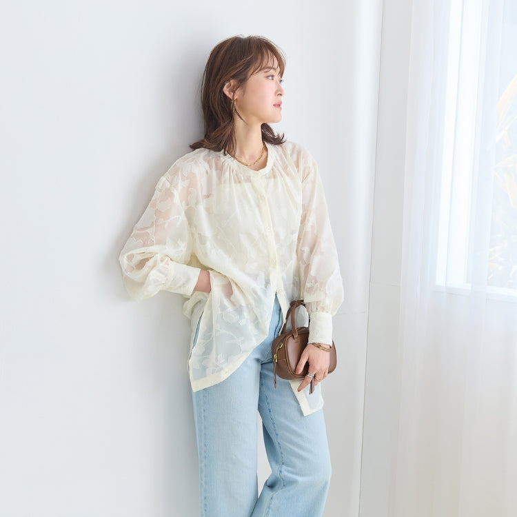 「一枚でも羽織りでも」着こなし自在なシアーブラウスで華やかコーデを始めませんか?