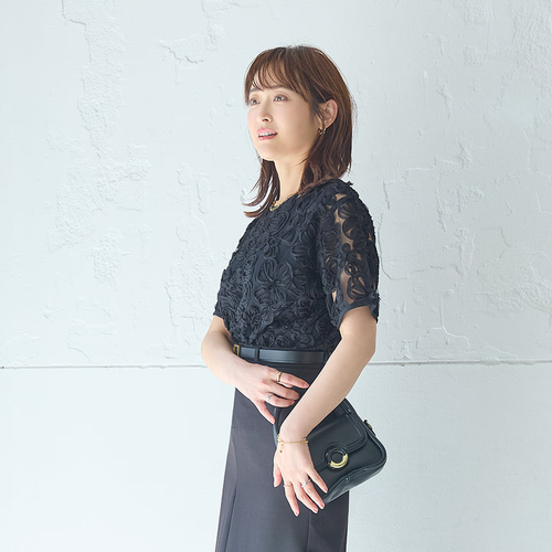 同窓会の服装|若づくりに見えず、品よく華やぐ大人コーデ