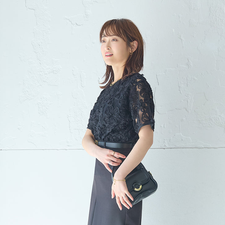 同窓会の服装|若づくりに見えず、品よく華やぐ大人コーデ