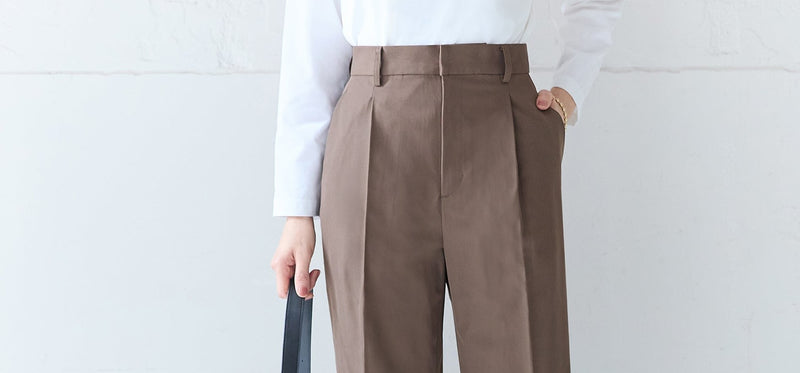 小柄さんもバランスよく。ゆったりテーパードで、きちんと見えるスラックス