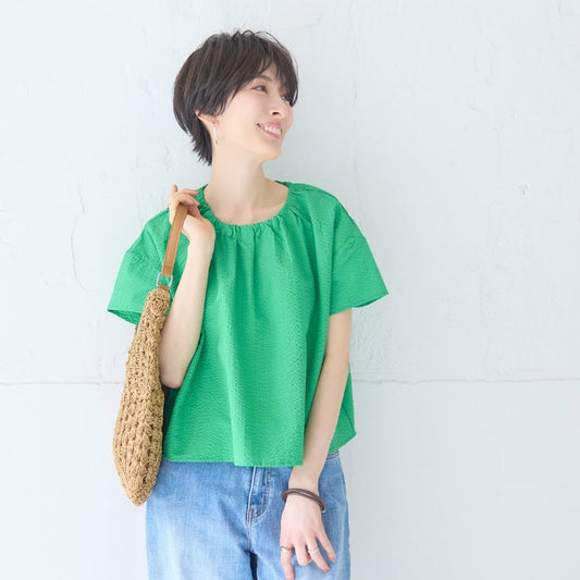 汗ばむ季節に着たい「サラリ感」と気持ちが上がるカラーの塩縮コットン