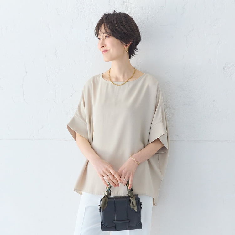 暑い夏を快適に乗り切る「軽サラブラウス」の実力！軽くて涼やかな理由とは？