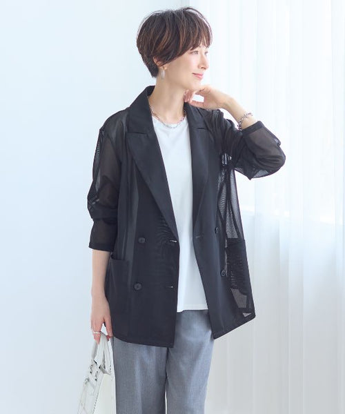 軽やかなメッシュ素材でつくる、大人の夏のジャケットスタイル
