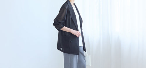 軽やかなメッシュ素材でつくる、大人の夏のジャケットスタイル