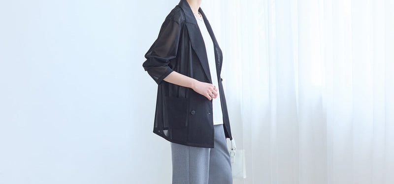 軽やかなメッシュ素材でつくる、大人の夏のジャケットスタイル