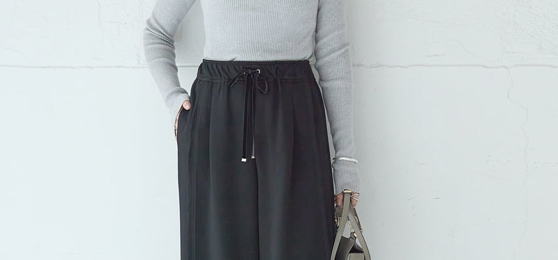 ラクなのに、部屋着に見えない。総ゴムのワイドパンツという答え