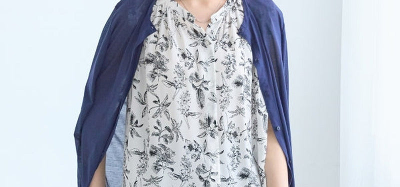 シンプルすぎる服に飽きたら！一枚で即・決まる柄ブラウス