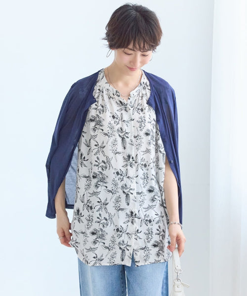 シンプルすぎる服に飽きたら！一枚で即・決まる柄ブラウス