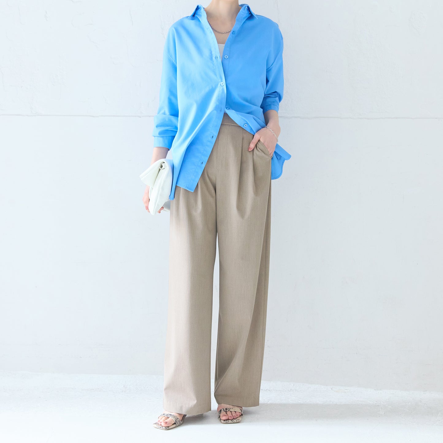 杢調タックワイドパンツ_コーディネート_ツータックできれいめに履ける大人ボトムス_接触冷感UVカット機能付き