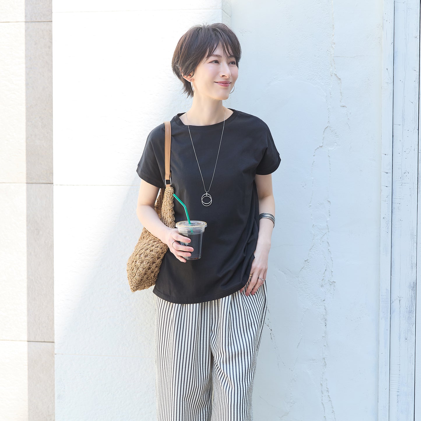 汗対策コットンTシャツ｜全身コーディネート例、オンオフ着回しスタイル