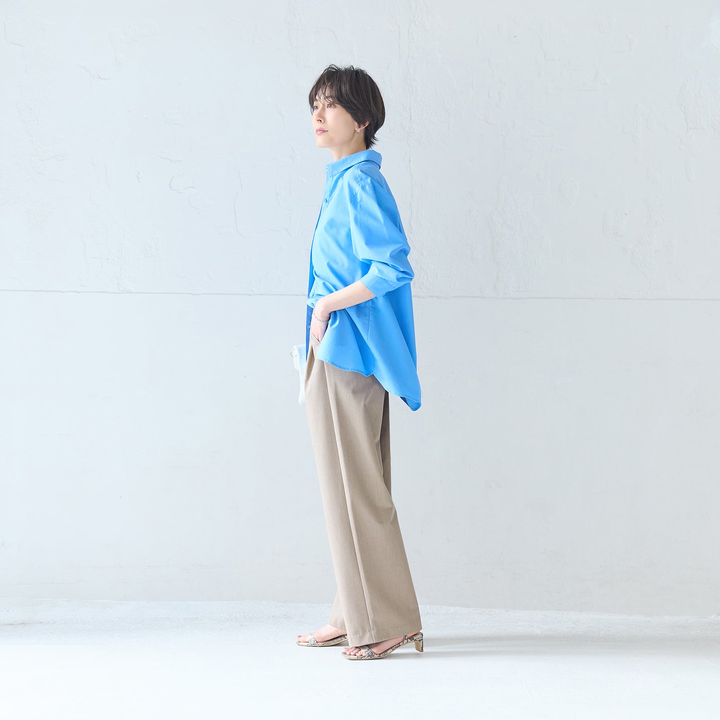 杢調タックワイドパンツ_素材アップ_上品な杢調素材の風合いが魅力のワイドパンツ