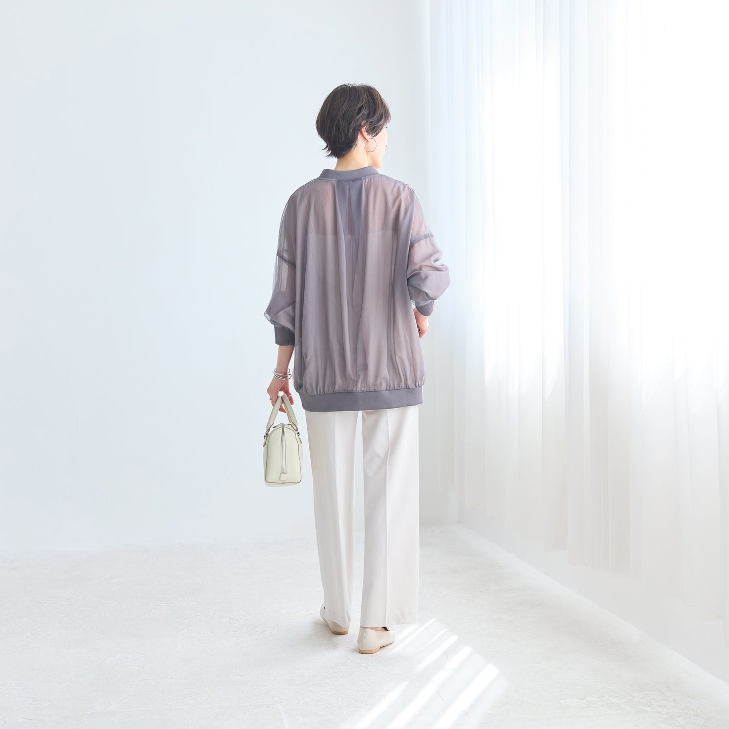 ダブルジップシアーブルゾン 襟元デザインとダブルジップの詳細