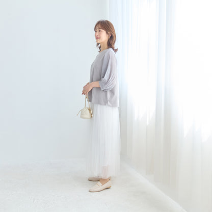 マジョリカプリーツ袖トップス｜異素材使いの襟元ディテール。Tシャツ感覚で着やすい快適さ