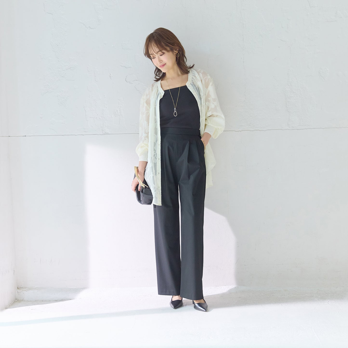 杢調タックワイドパンツ_裾_ストンと落ちるワイドな裾が美しい上品ボトムス