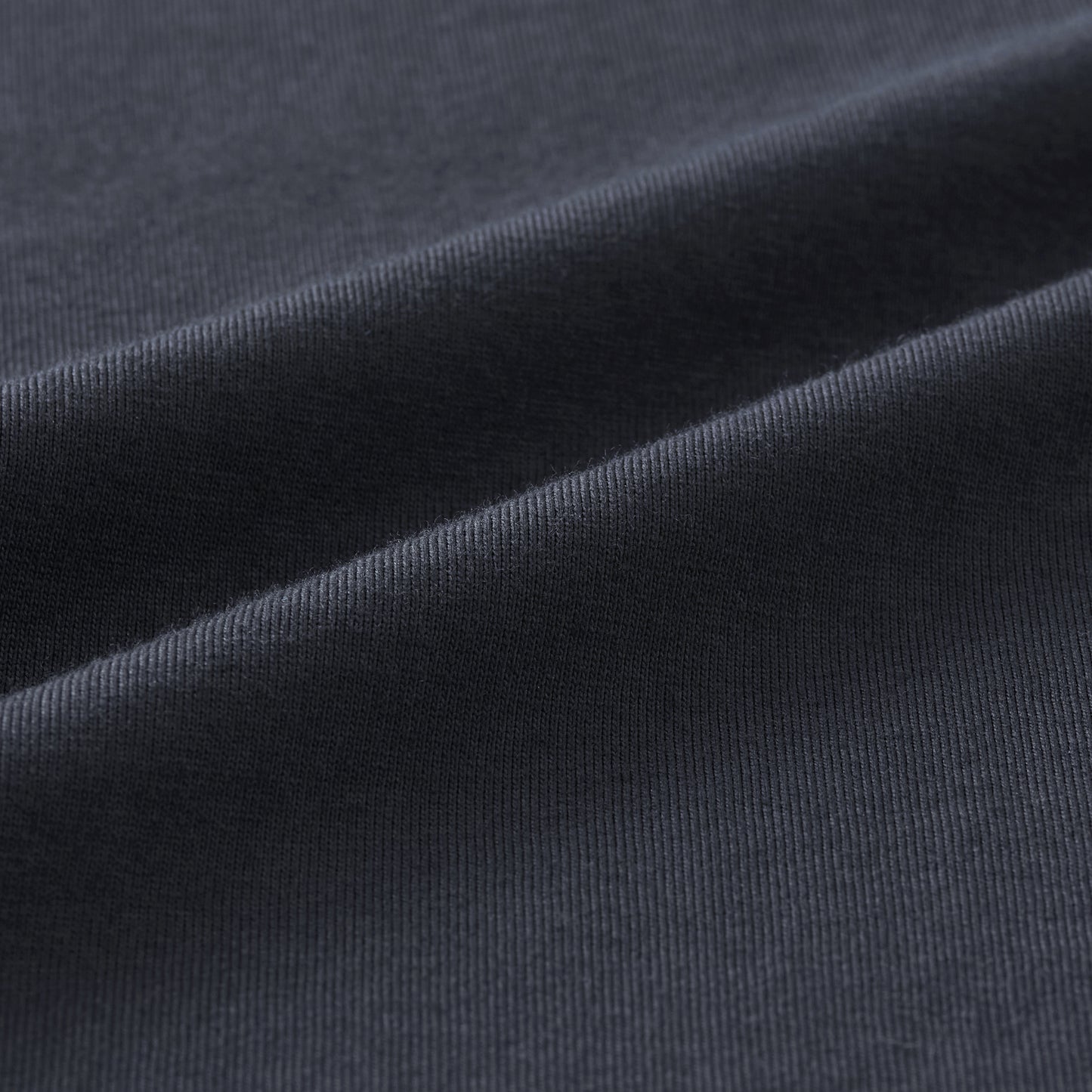 汗対策コットンTシャツ｜多様なボトムスと合わせやすい丈感