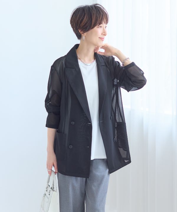 軽やかなメッシュ素材でつくる、大人の夏のジャケットスタイル