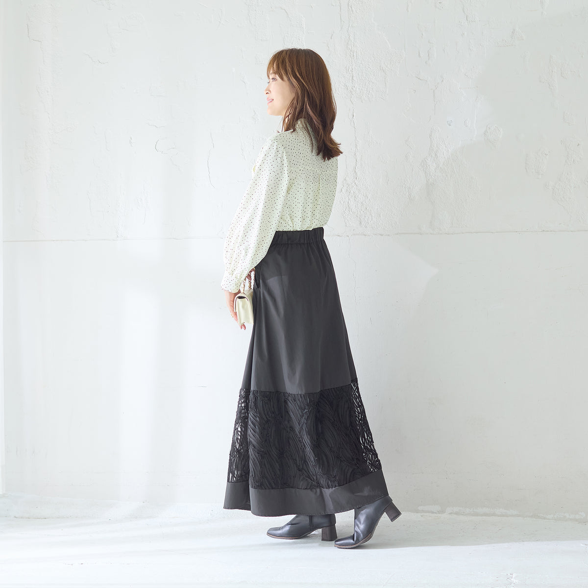 立体刺しゅう切替スカート
