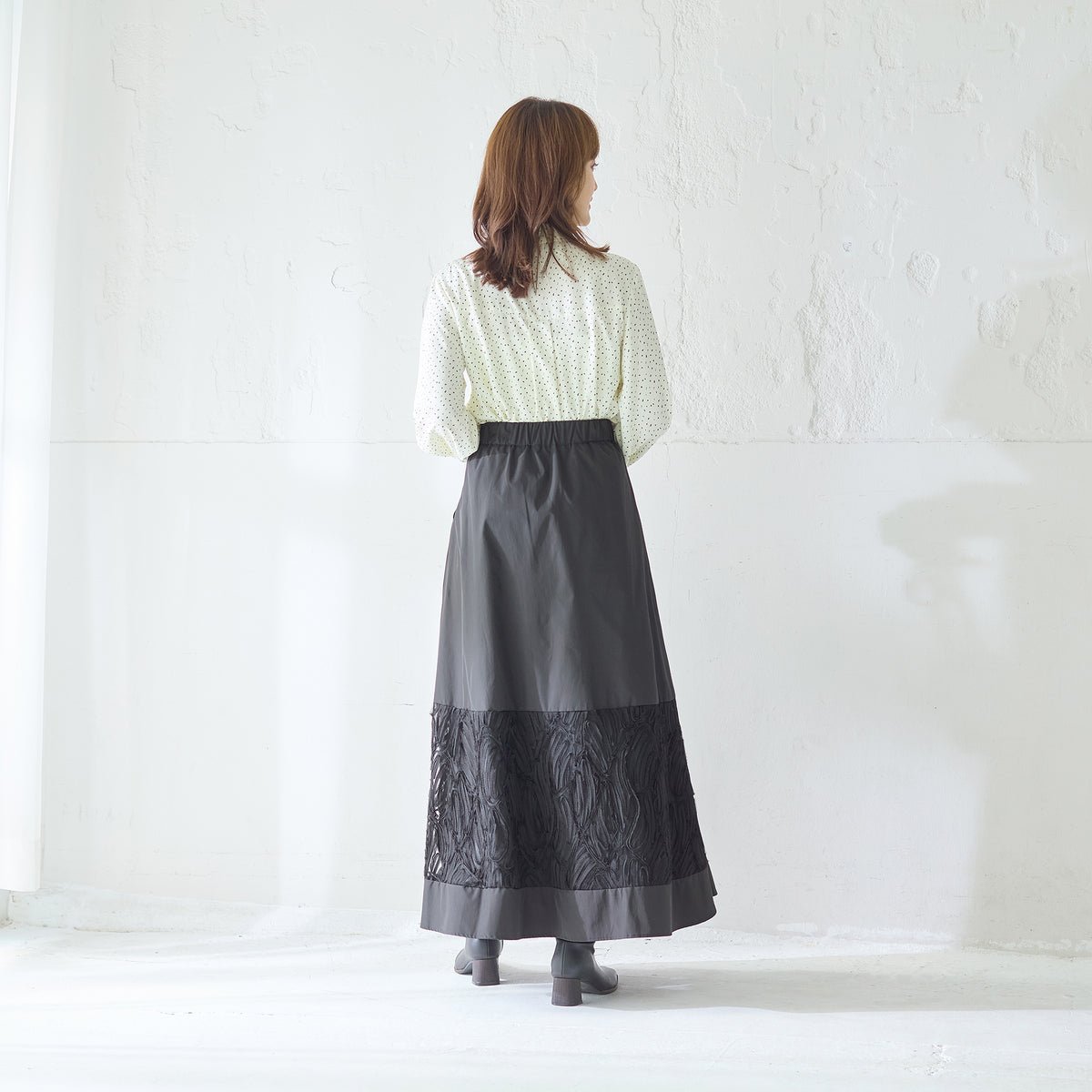 立体刺しゅう切替スカート