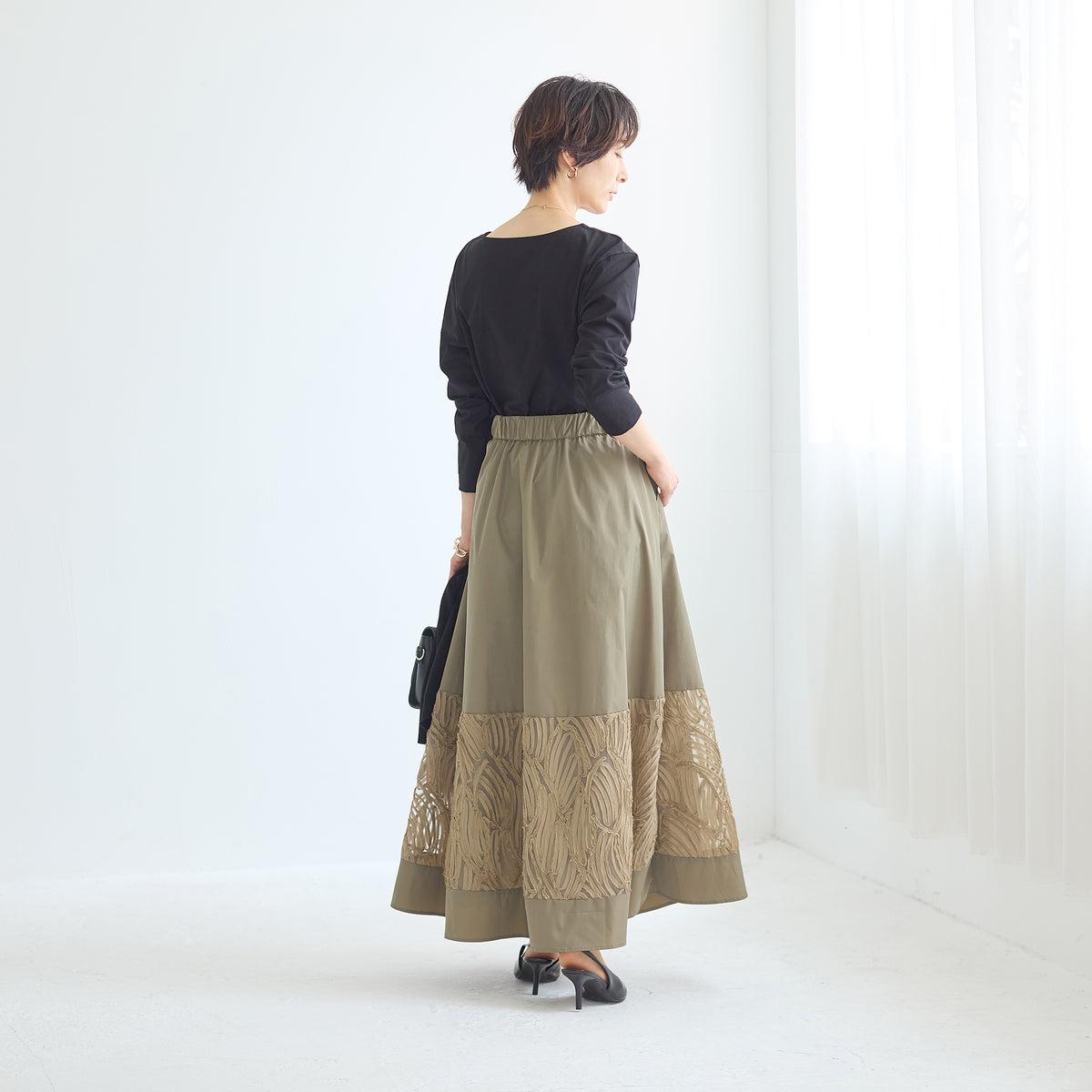立体刺しゅう切替スカート