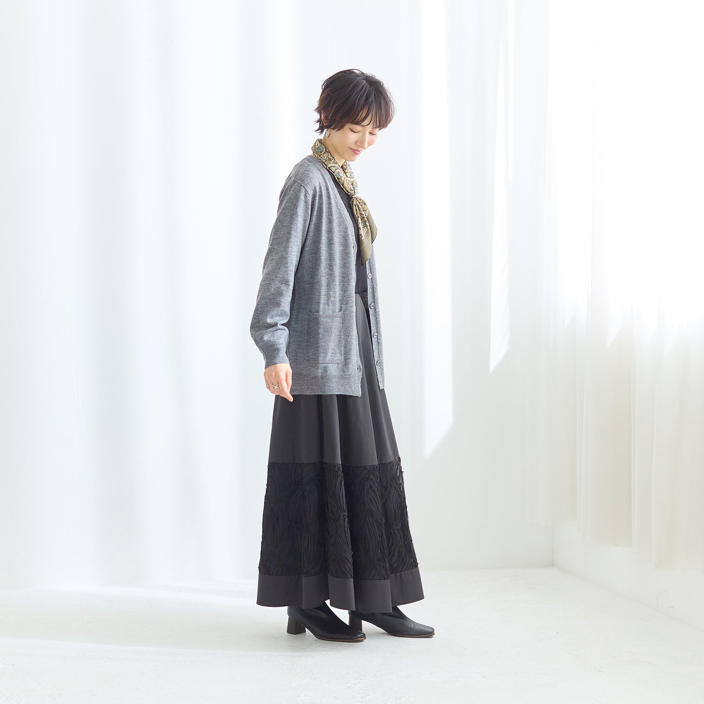 【羽織るだけで、縦ラインすっきり】ロングカーディガン