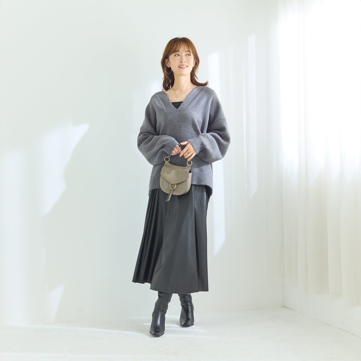 リラックスキーネックセーター