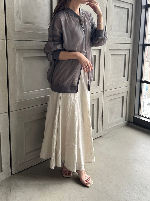 160cm・Lサイズ着用 ダブルジップシアーブルゾン グレー×アイボリーマキシスカートのコーディネート