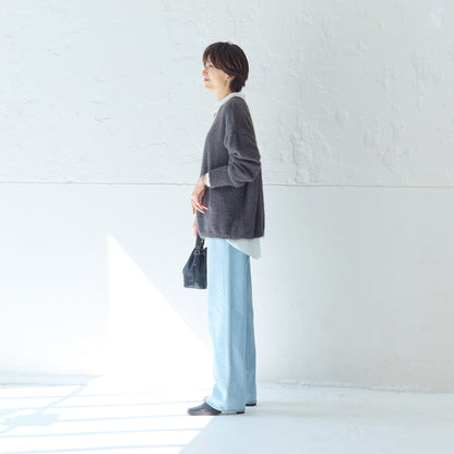 フェザーヤーンセーター