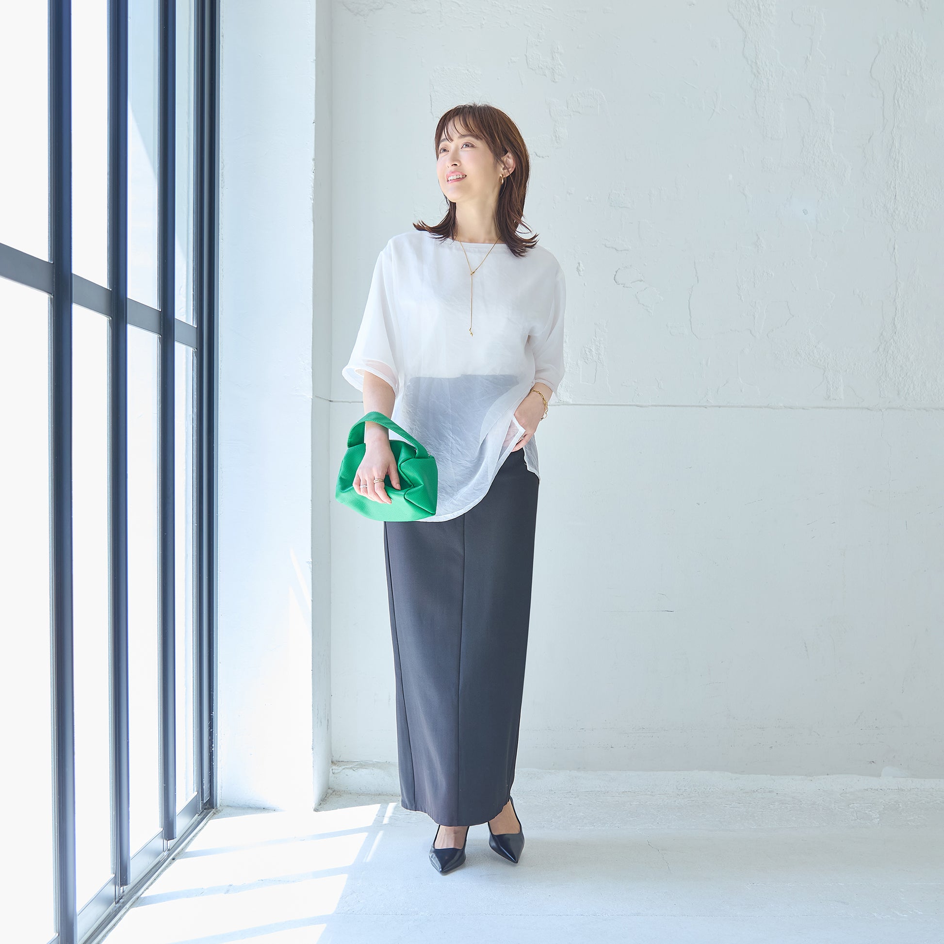 シアー重ね着風Tシャツ｜ゆったりシルエットで体型カバーも叶うサイドスタイル