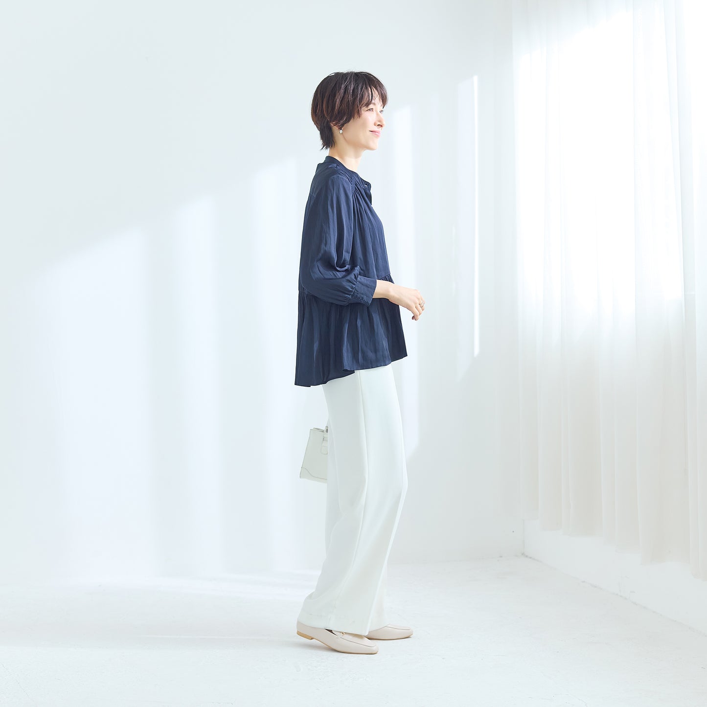 【計算シルエットで、すらり華やぐ】ウエスト切替ギャザーブラウス