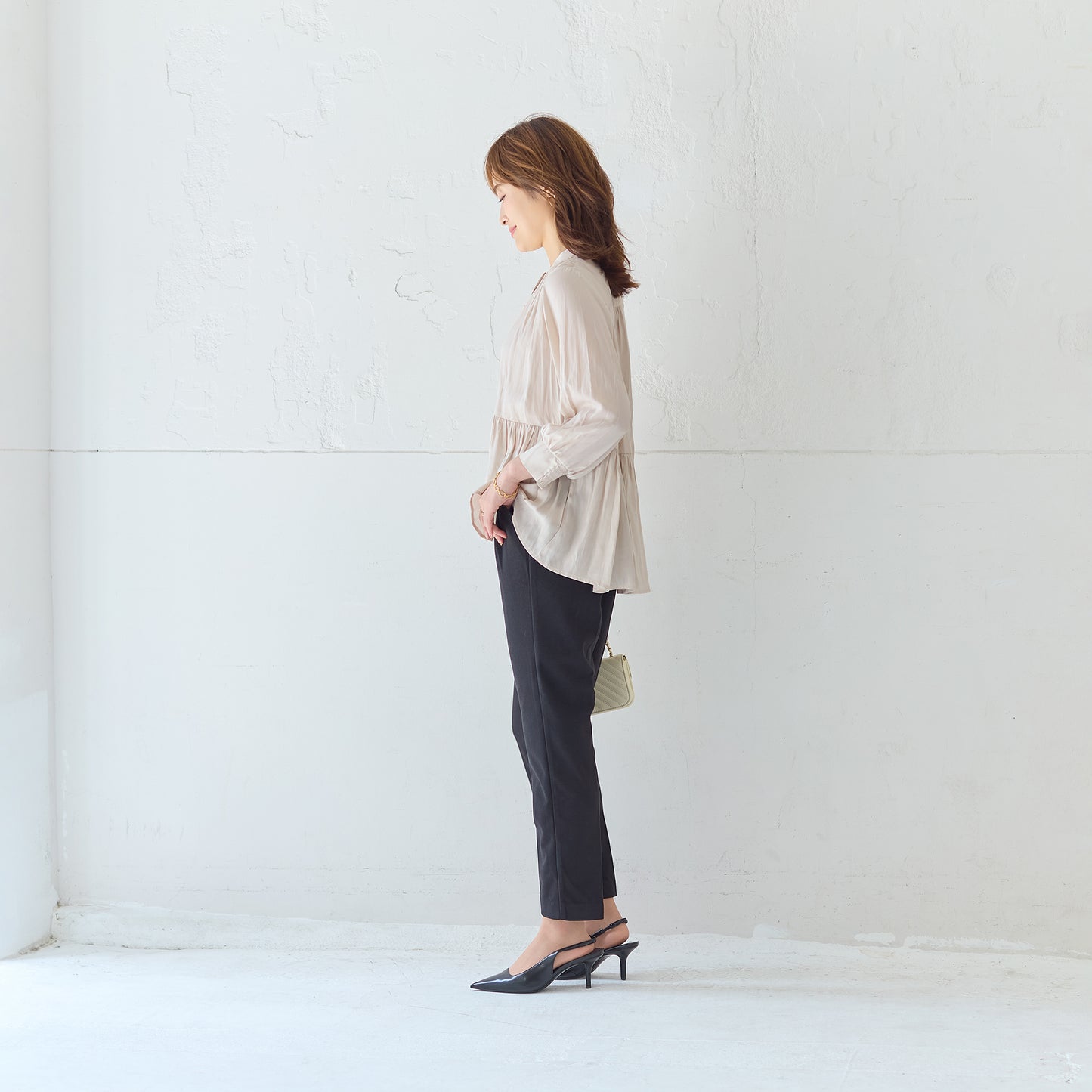 【計算シルエットで、すらり華やぐ】ウエスト切替ギャザーブラウス