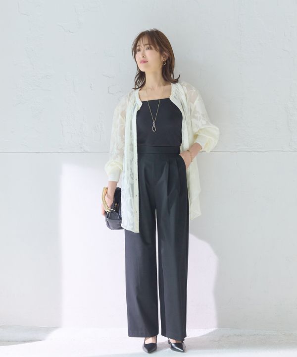 クローゼットに1本ほしい！オンもオフも「上品見え」が続くパンツの秘密